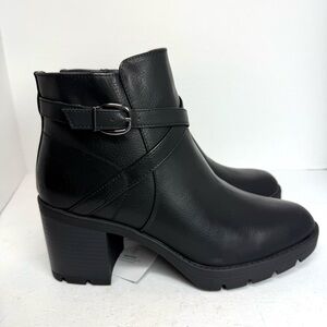 NWT Naturalizer Madalynn Black Buckle Water Repellant Ankle Boots‎ 10M
